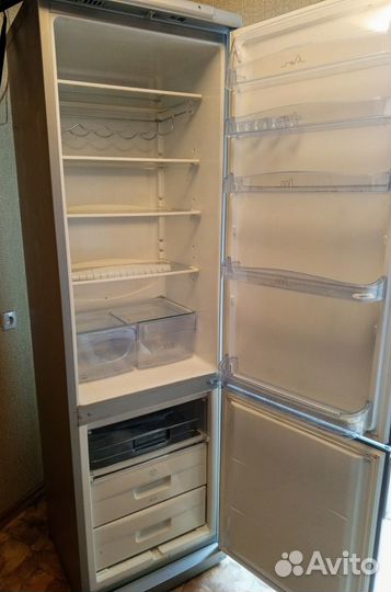 Холодильник Electrolux