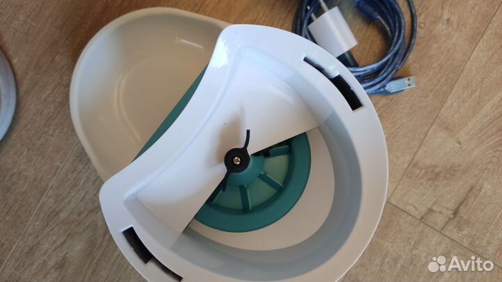 Кормушка автоматическая для кошек и собак