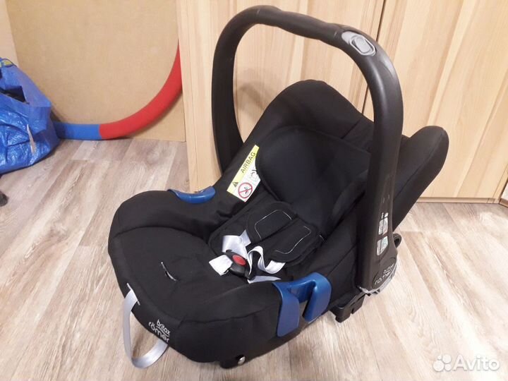 Автокресло люлька Romer + база Isofix