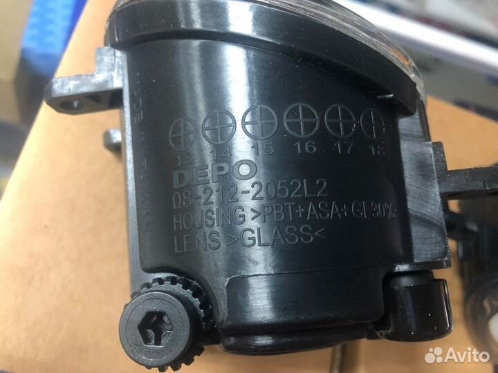 Фара противотуманная левая Camry V40 2006-2011