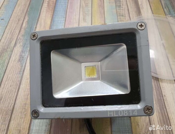 Прожектор светодиодный(светильник уличный)