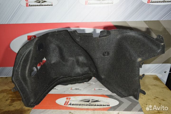 Обшивка багажника лево c Toyota Mark II GX110 1G-F