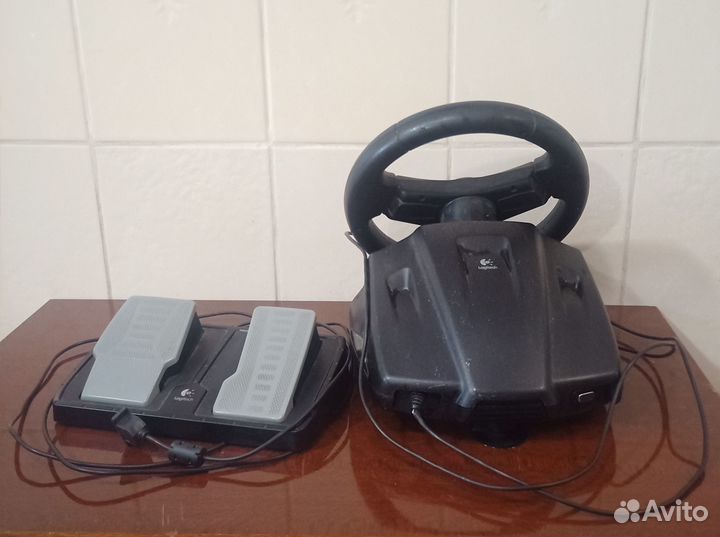 Игровой руль с 2 педалями