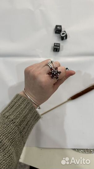 Серебряное кольцо с гранатом