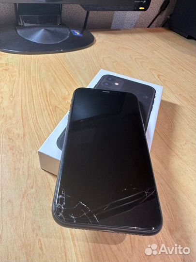iPhone 11, 64 ГБ