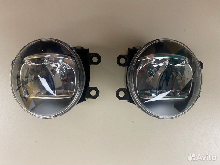 Туманка toyota avensis AZT25 03-08 (LED)