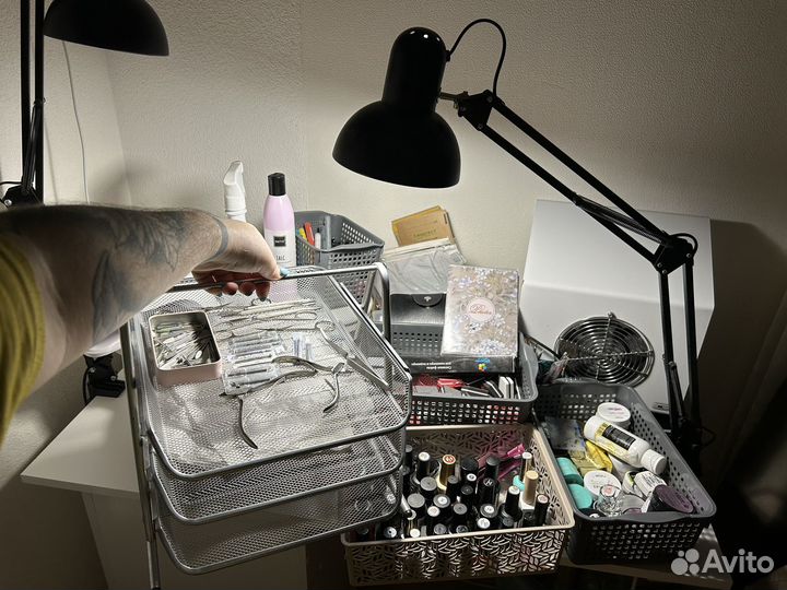 Набор мастера маникюра (аппарат, гель лаки и тд.)