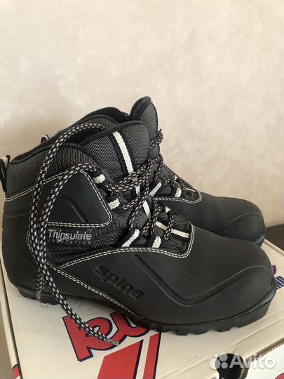 Лыжные ботинки