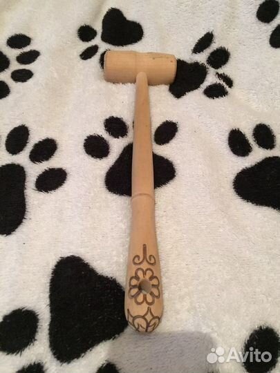 Скалка деревянная и молоток для отбивания