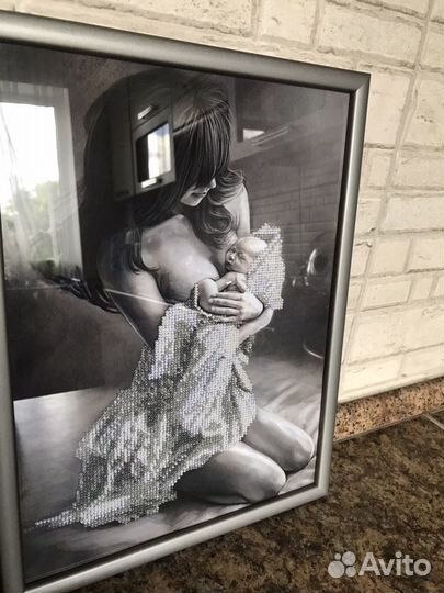 Картина, вышитая бисером «Мать и дитя»