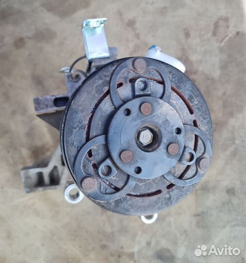 Компрессор кондиционера Subaru Forester