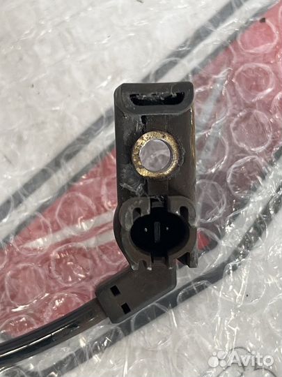 Датчик износа колодок справа задний Мерседес W211