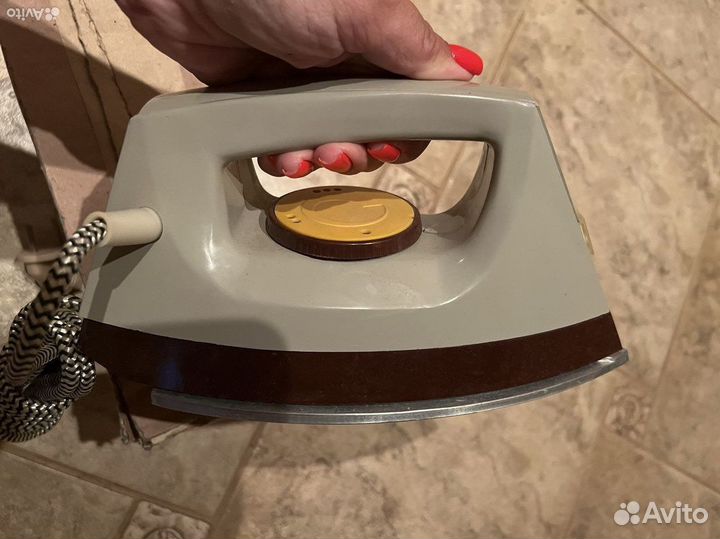 Утюг новый советских времен с коробкой