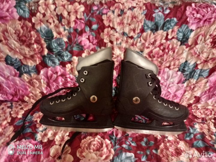 Коньки детские, хоккейные, 35 р