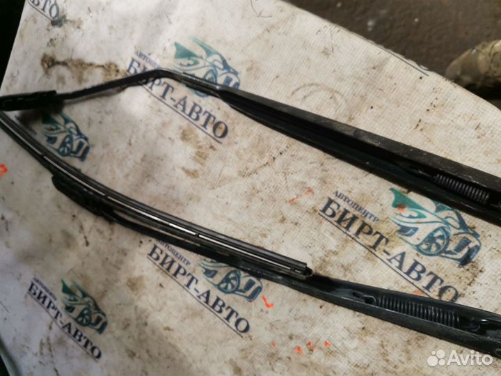 Поводок стеклоочистителя переднего Renault Megane