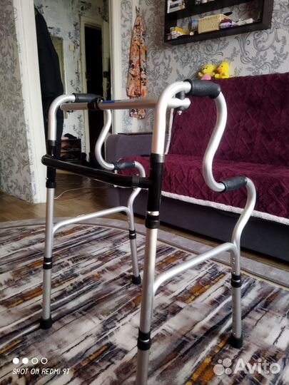 Ходунки для взрослых шагающие