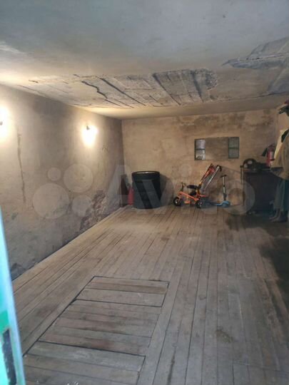 Гараж, > 30 м²