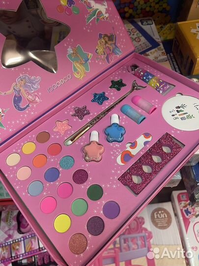 Косметика детская, палетка теней, чемодан сумка