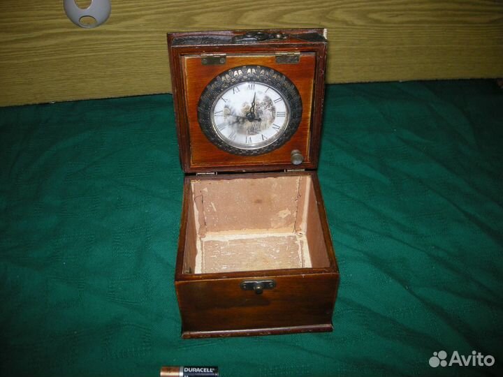 Будильник Ростов Витязь Молния часы Янтарь настенн