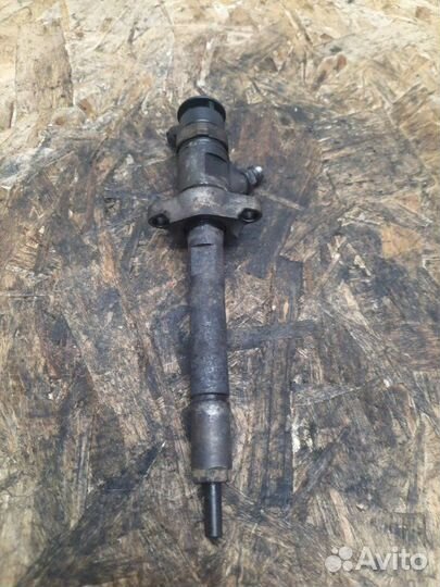 Форсунка Citroen C4 1.6 9H01 2008