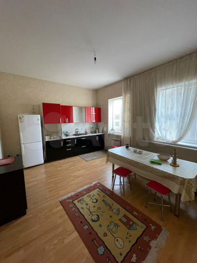 Дом 220 м² на участке 4 сот.