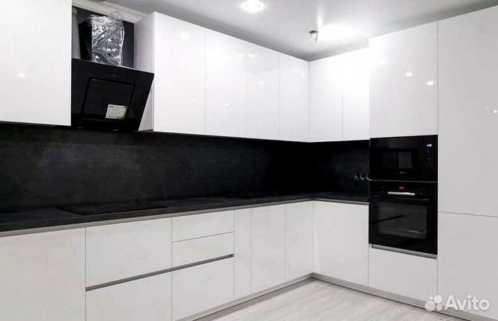 Кухня в потолок на заказ