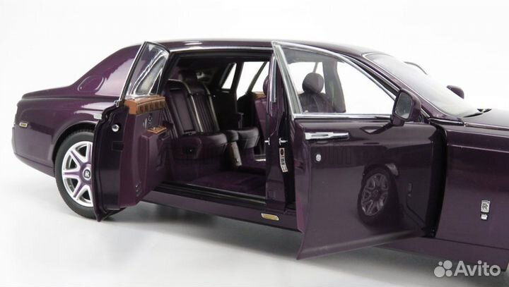 Rolls Royce Phantom extended 1 18 Kyosho