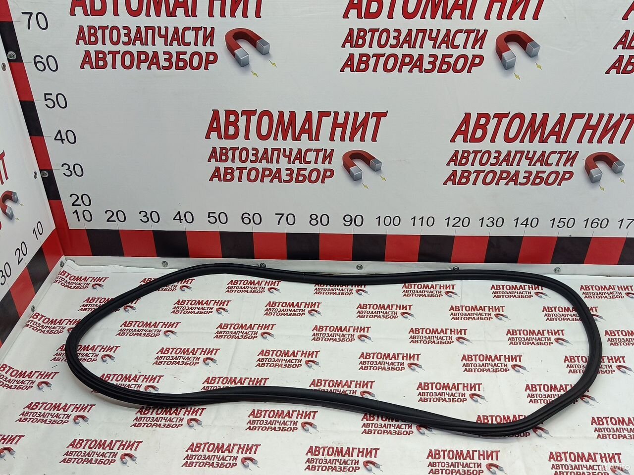 Уплотнитель двери задней левой Geely Monjaro