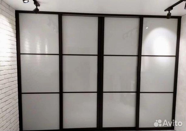 Стеклянная перегородка