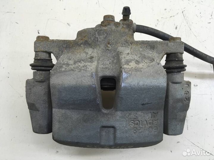 Б/У Б/У Суппорт передний левый 4775033311 toyota