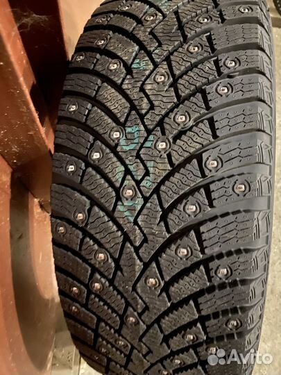 Pirelli Ice Zero 2 215/55 R17