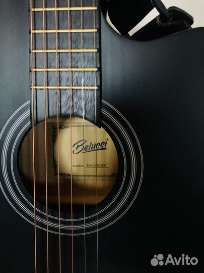 Акустическая гитара