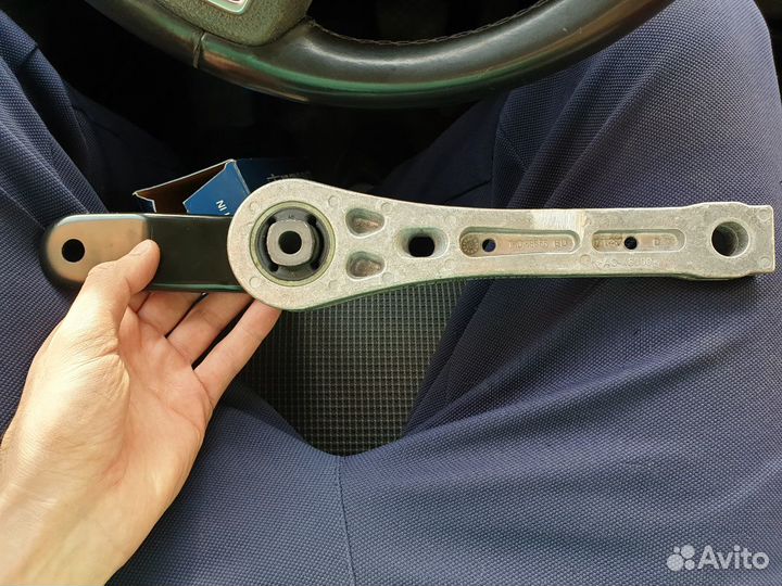 Фольтсваген гольф 6 опора двигателя