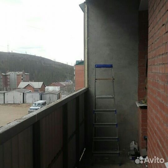 Остекление балконов в пятиэтажке. Окна пвх