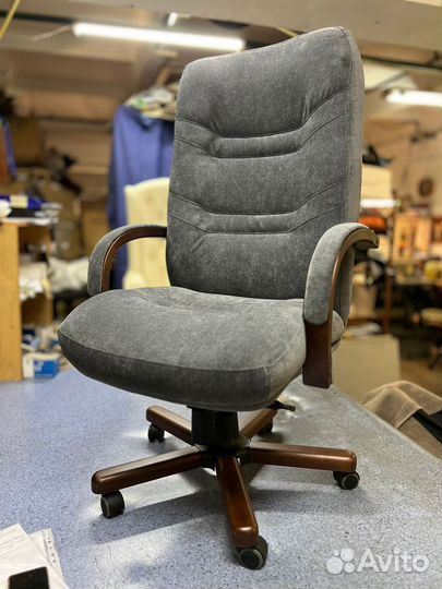 Компьютерное кресло для руководителя