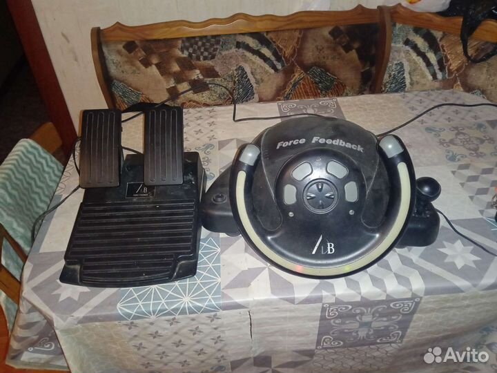 Джойстик, руль и педали