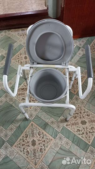 Инвалидное кресло с туалетом