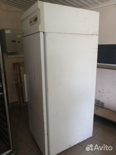 Шкафы холодильные