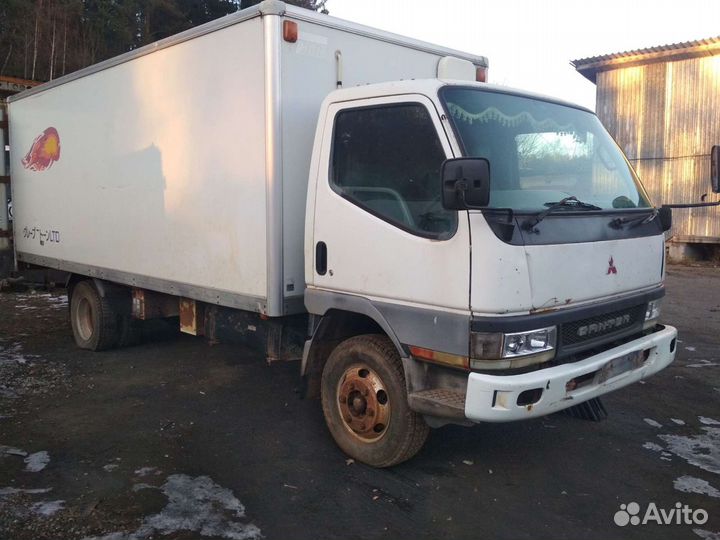 Кабина широкая Митсубиси Кантер по запчастям