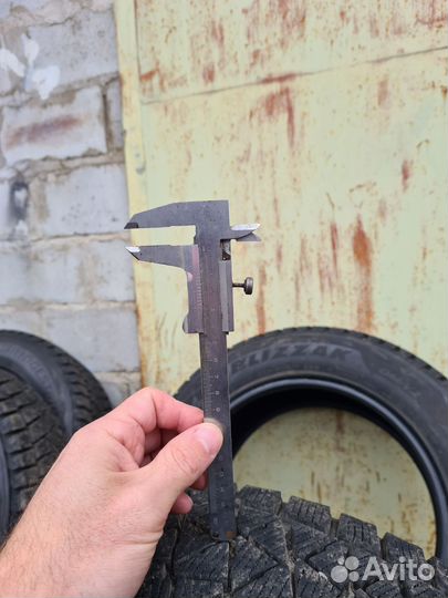 Bridgestone Blizzak DM-V2 225/60 R17