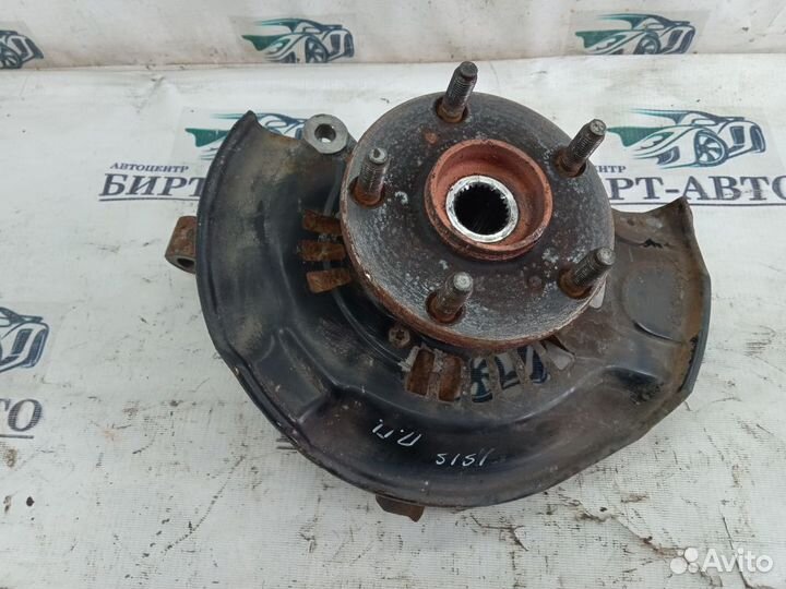 Кулак поворотный передний правый Toyota Isis I рестайлинг (2009—2018)