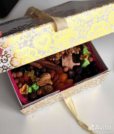 Съедобный букет из сухофруктов - подарочный бокс