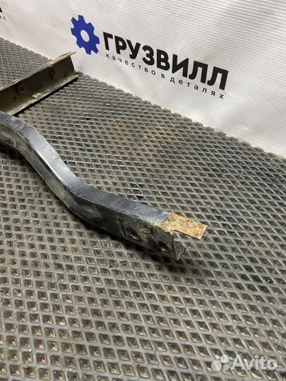 Кронштейн крыла левый Volvo FH4 82980144