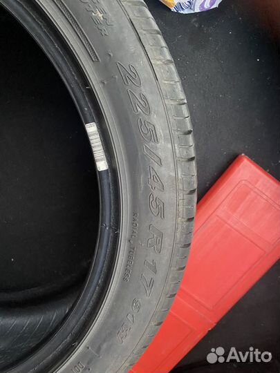 Pirelli P Zero Rosso 225/45 R17