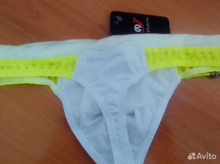 Пляжные мужские стринги