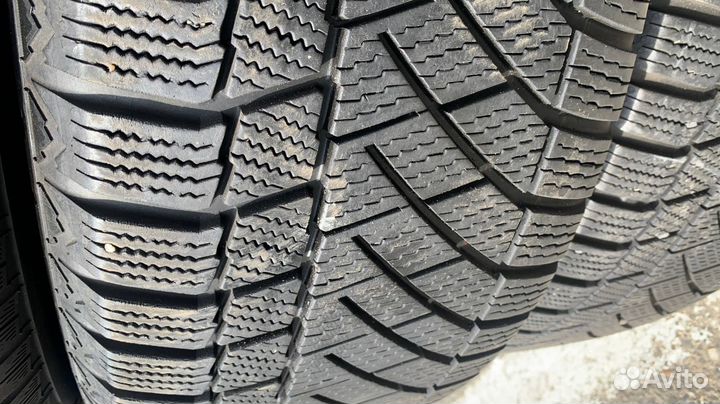 Continental ContiVikingContact 6 225/60 R18 104T