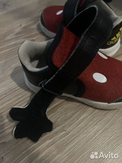 Кроссовки adidas детские