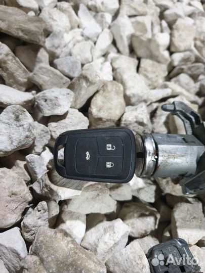 Замок зажигания Шевроле Авео Т300