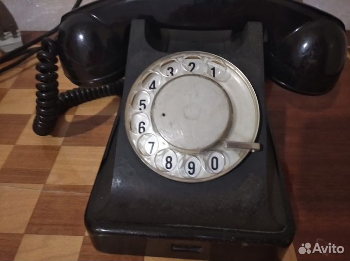 Старинный телефон СССР