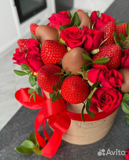 Клубника в шоколаде букеты